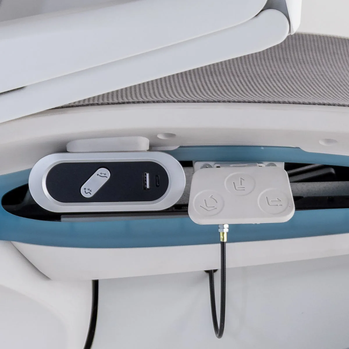 Cadeira Ergonômica de Ajuste Elétrico Elements EOS